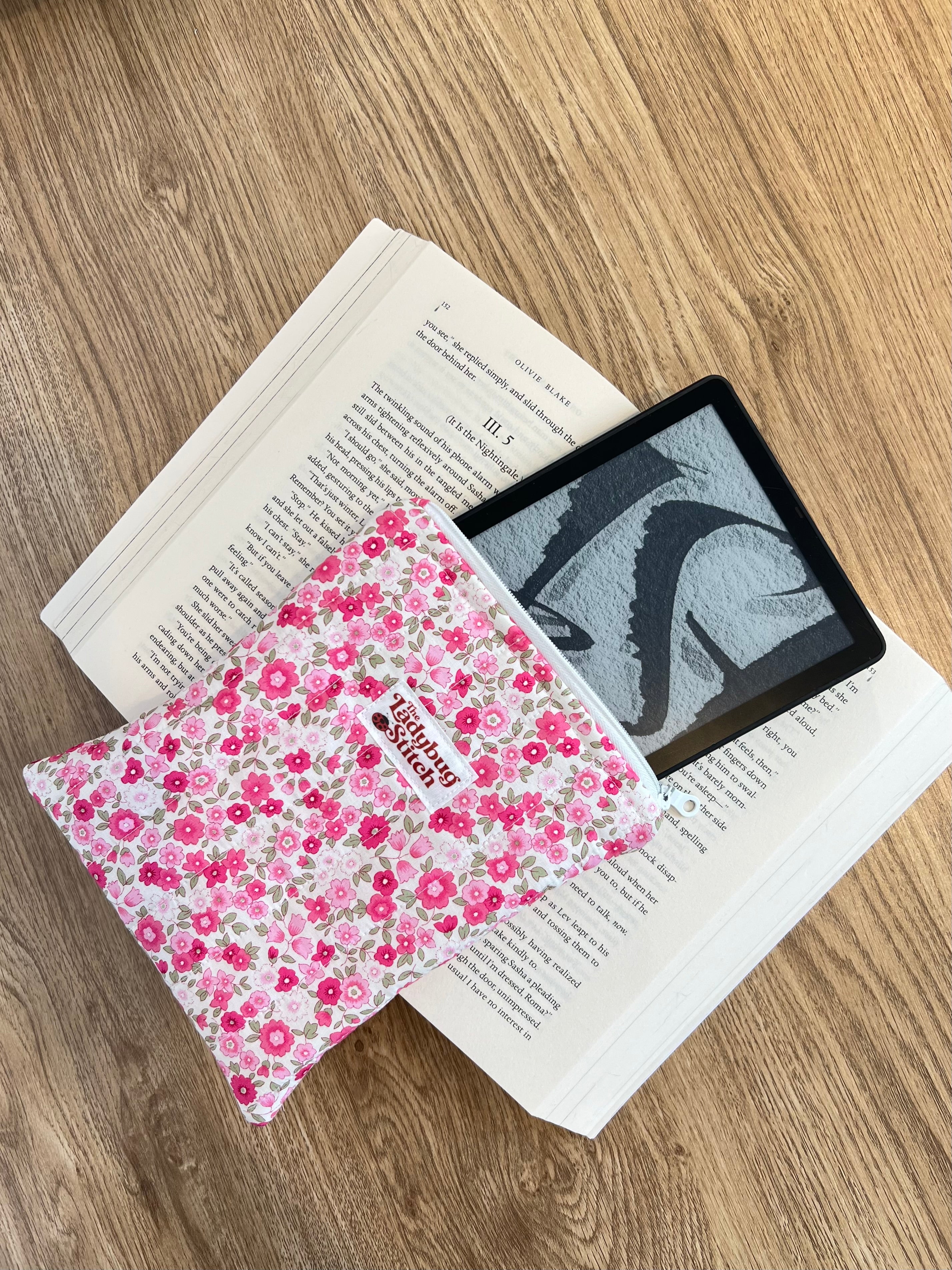 Peony Floral E-Reader Sleeve – Padded Kindle or Kobo Case